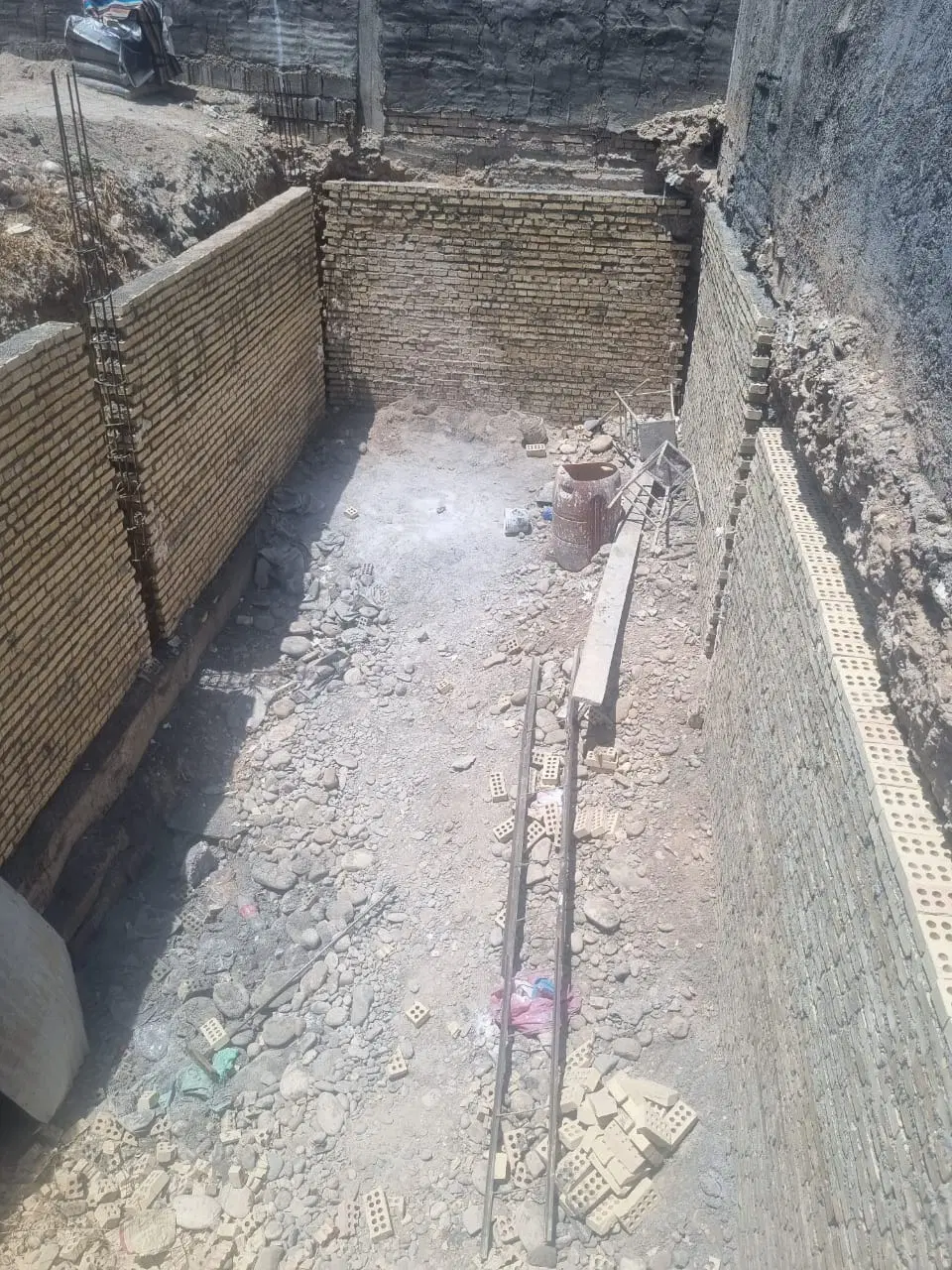 زمین فروشی