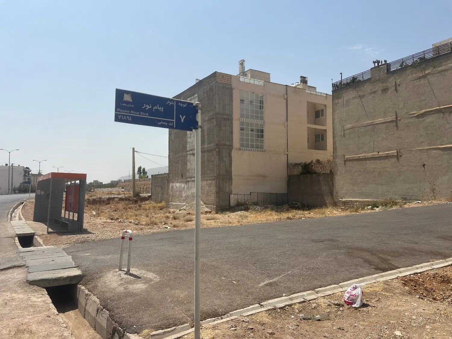 فروش زمین با موقعیت تجاری بدون سهم خدمات و عوارض