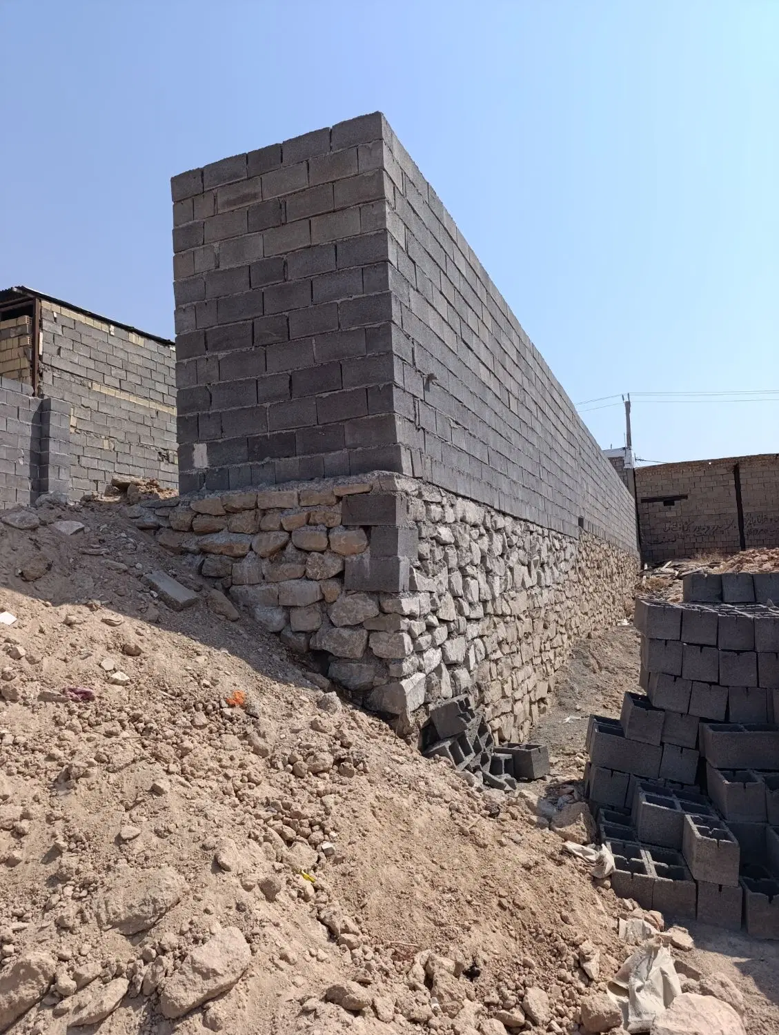 یک دهنه مغازه آغاجاری