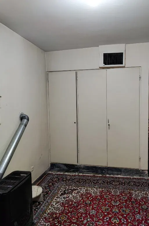 فروش یک واحد آپارتمان همکف با حیاط بزرگ و جادار
