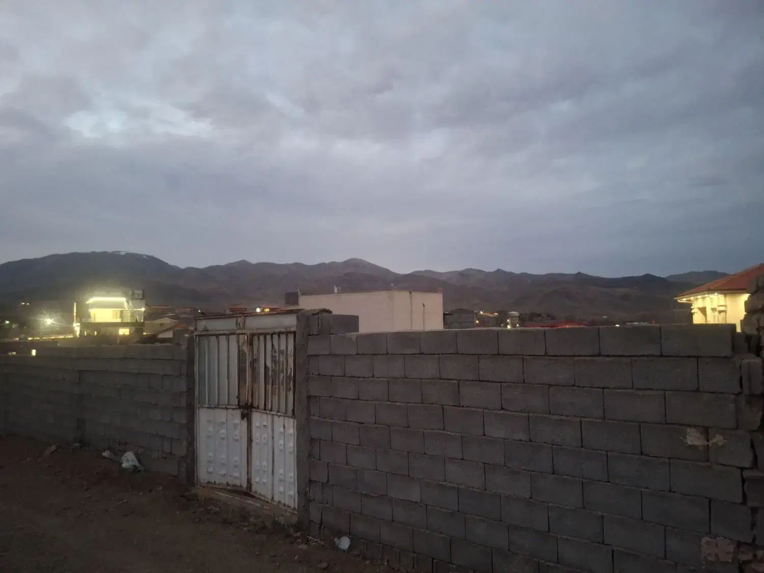 فقط ۳تومن چکی یولاق دیوارکشی شده ۲۳۱ متروبالاتر