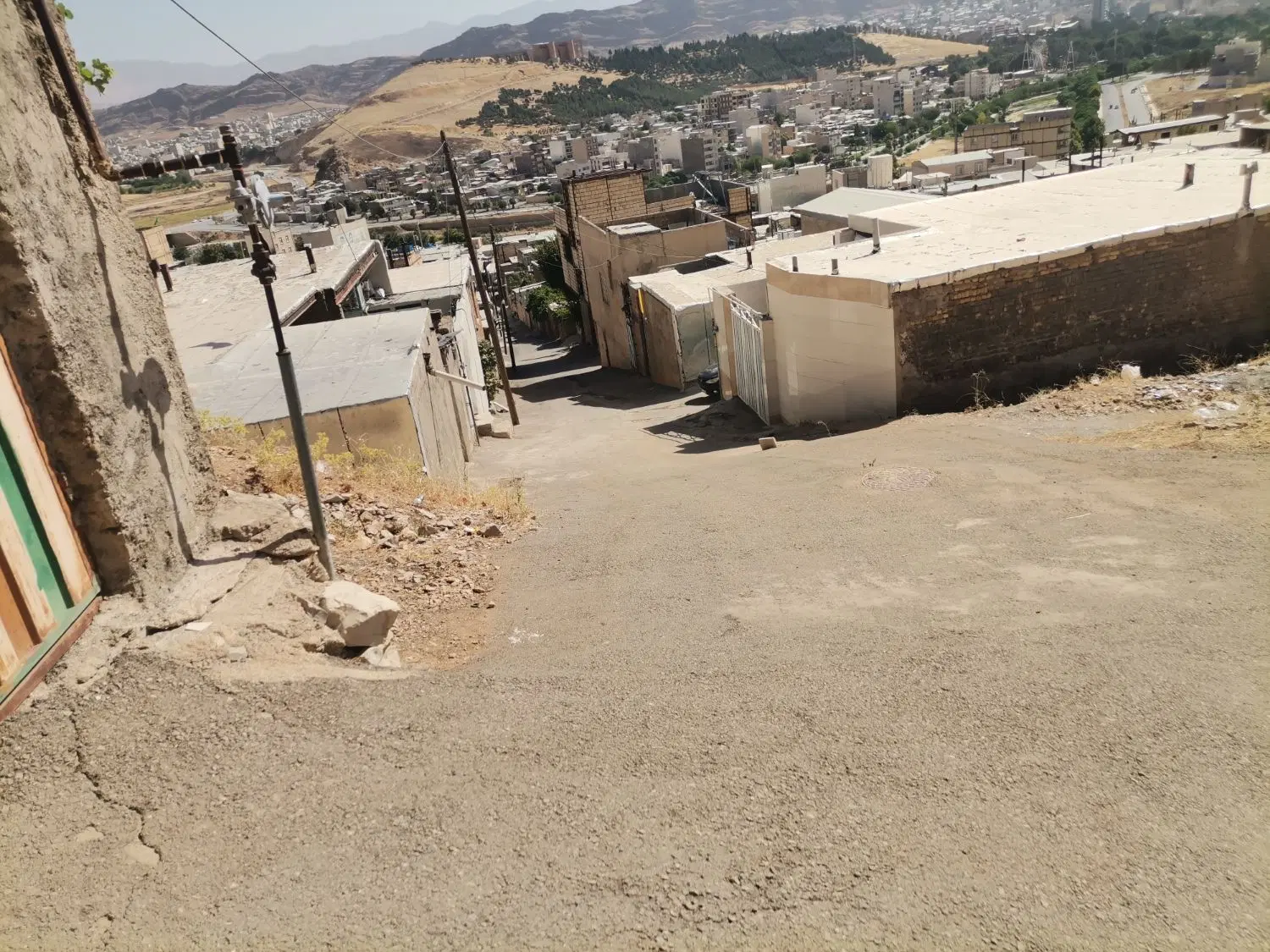 ساختمان مسکونی فلک الدین
