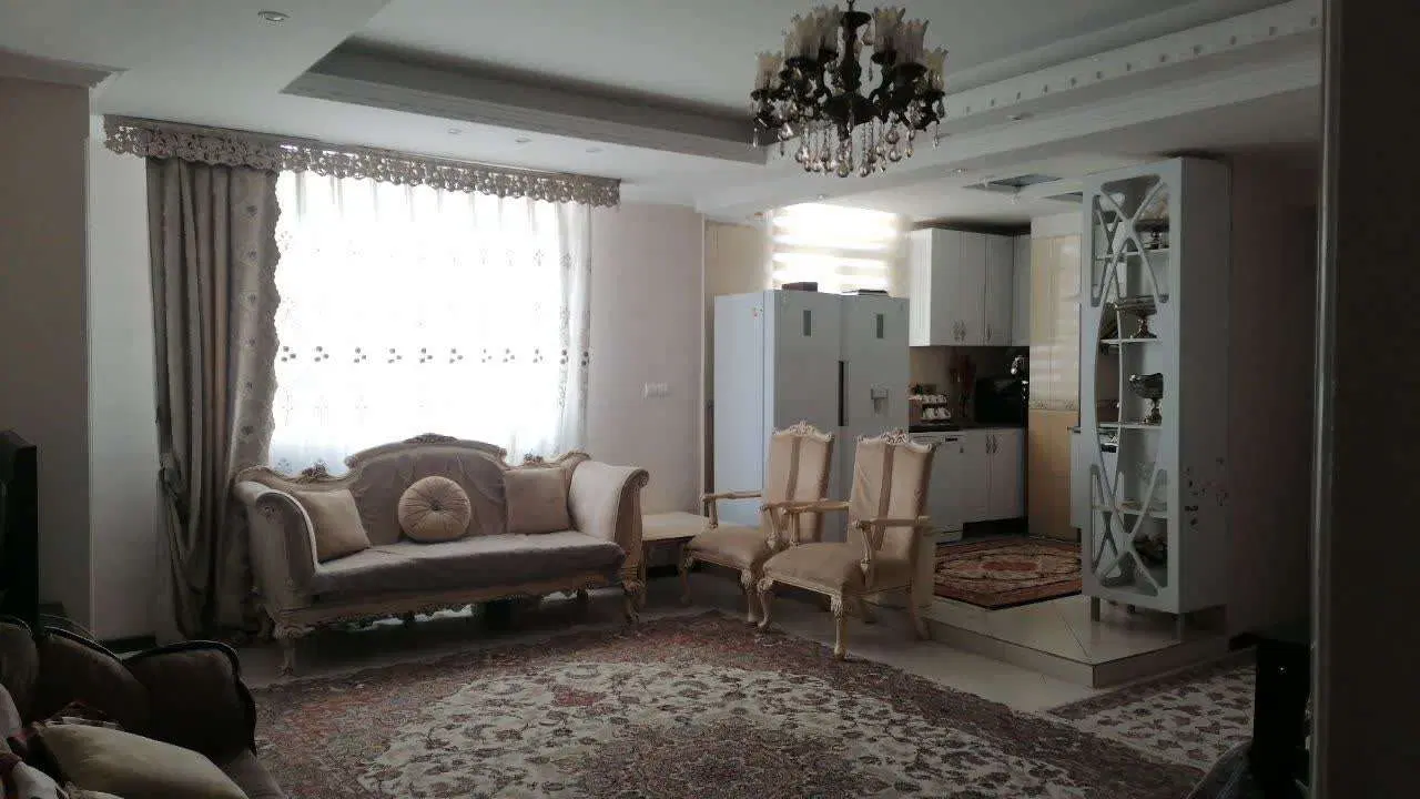 آپارتمان ۸۰ متری، کوچه هادی مودب