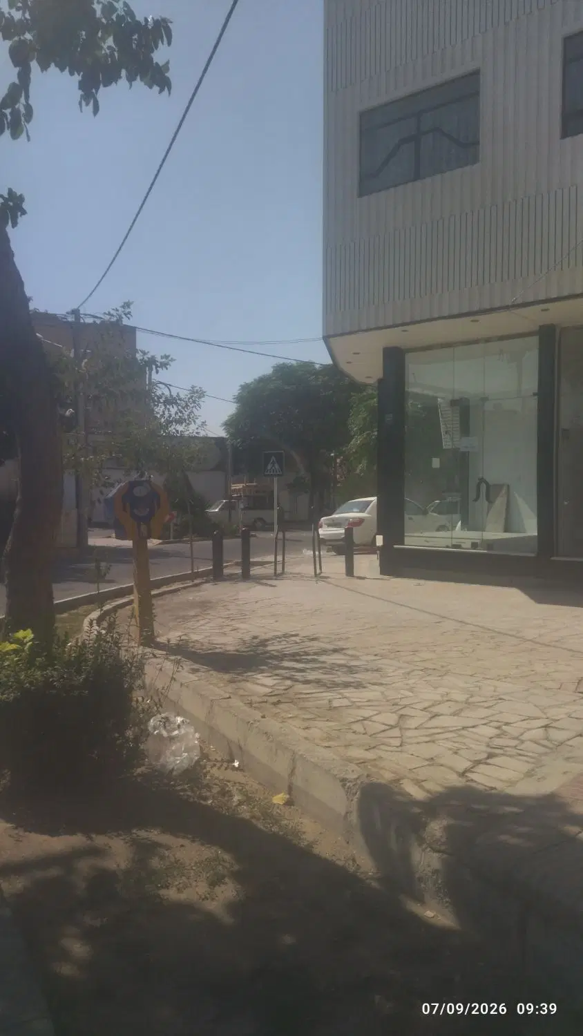 اجاره دو واحد تجاری