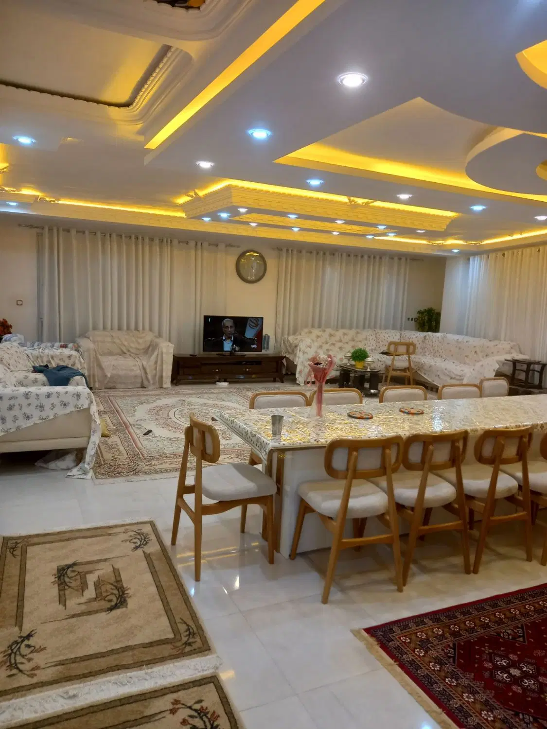 رهن و اجاره سه خواب ویلایی  فاز دو صدرا