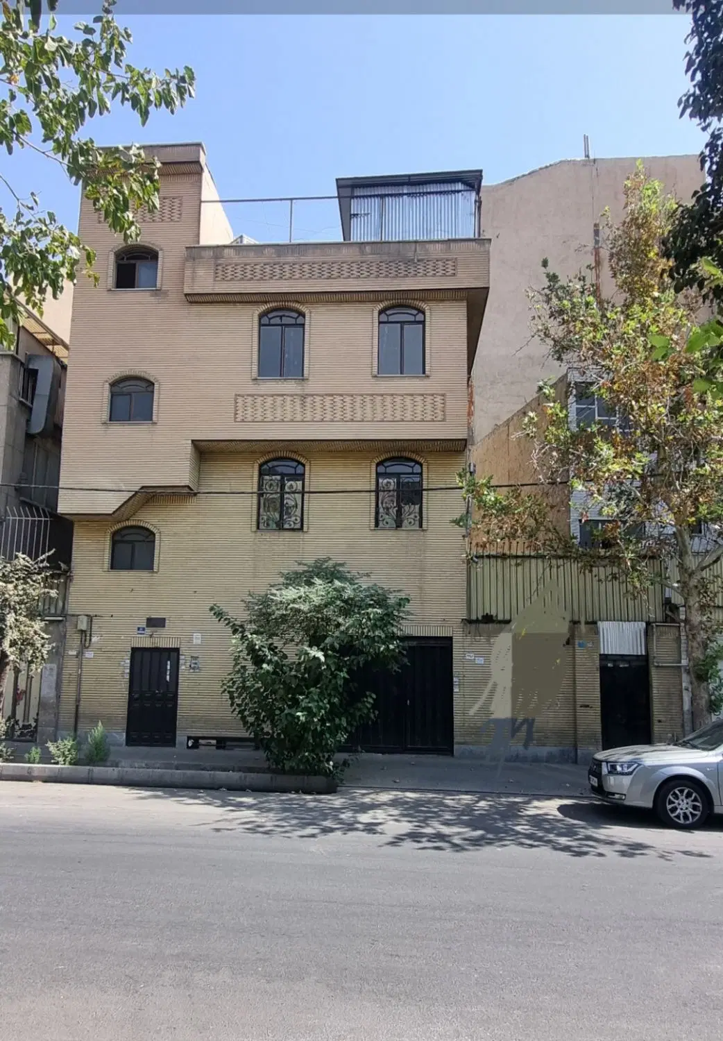 65 متر حیاط فوری فروشی