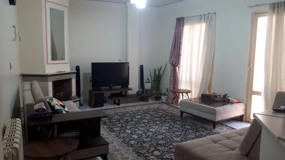 پایین میدان ملت - دوخواب خوش نقشه و نور گیر