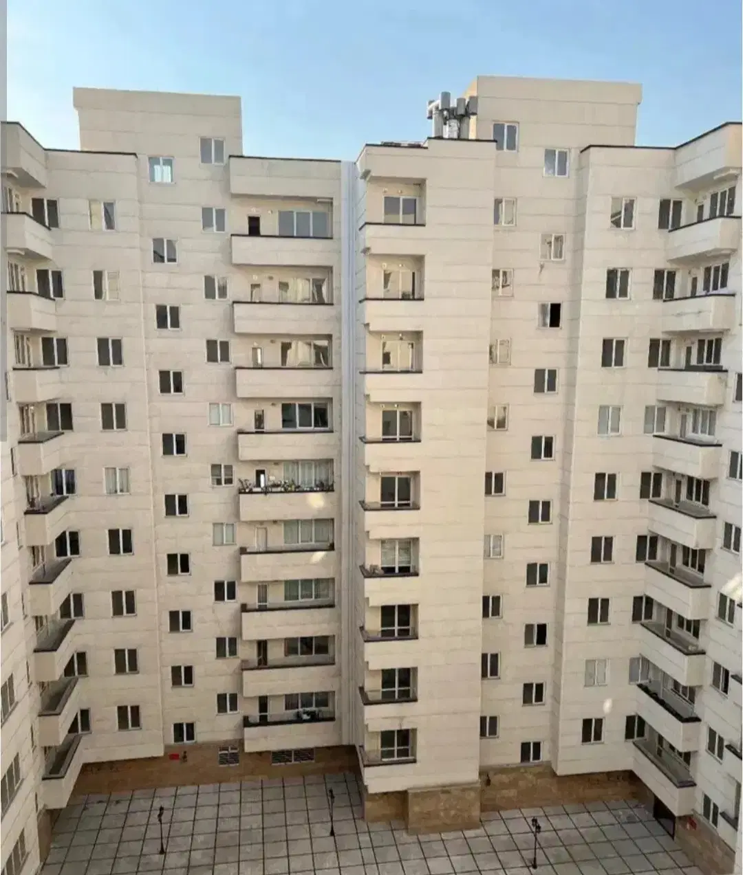 ۱۰۵ متر دوخواب نوساز پروژه حکیم(بلوار فردوس غرب)
