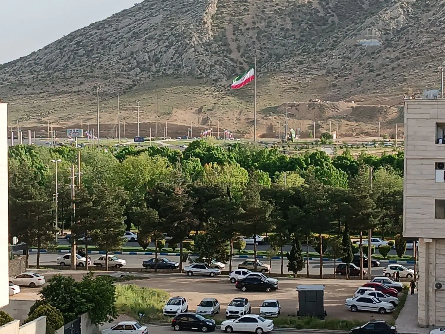 آپارتمان دو خوابه تکمیل شیک صدرا