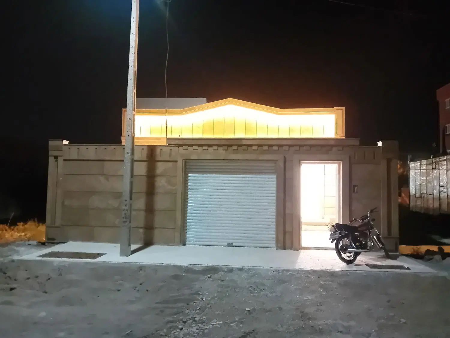 منزل ۱۸۹ متری فروشی در سیمرغ.