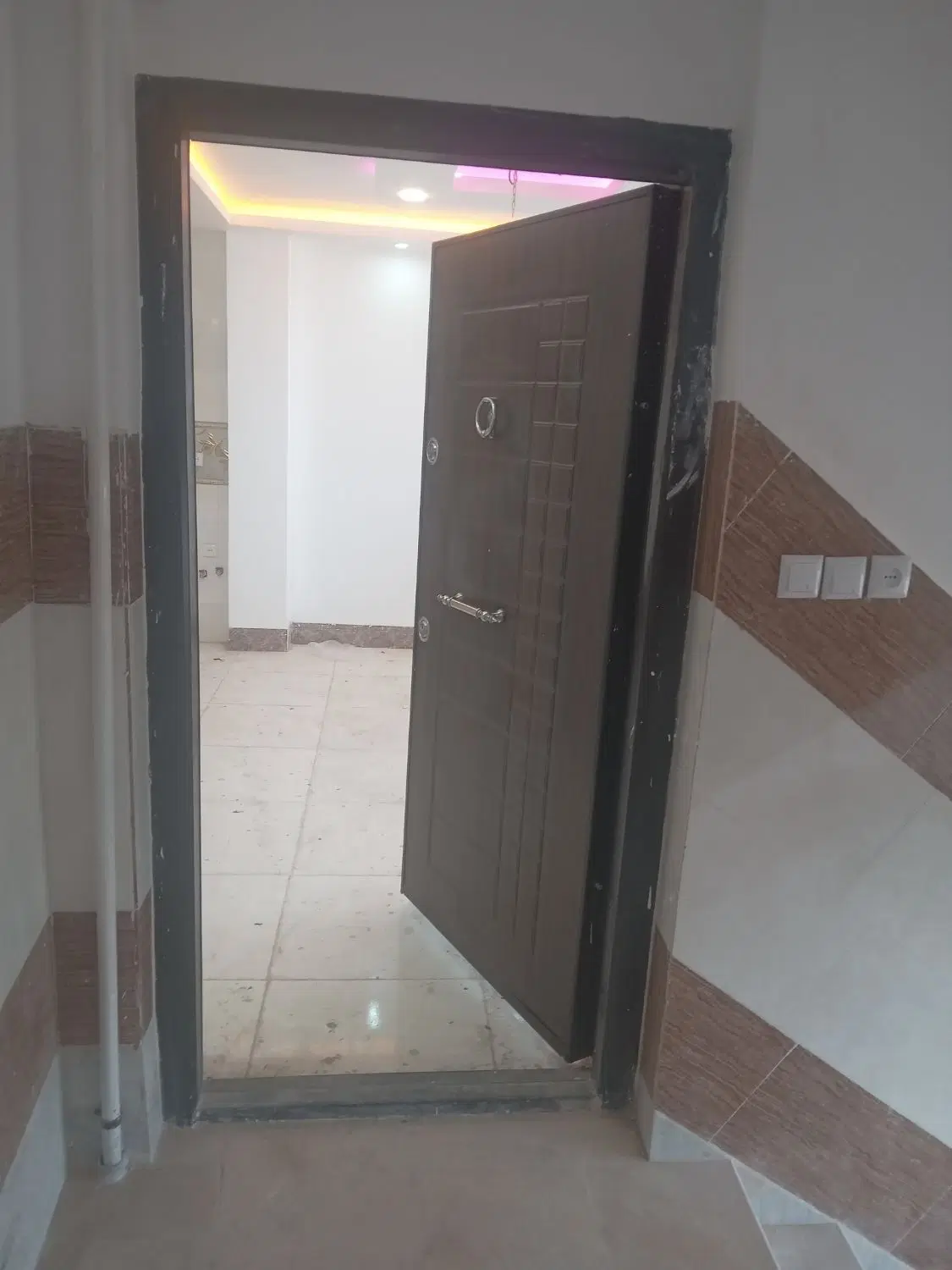 منزل اجاری.۸۵متری.نبوی.منش