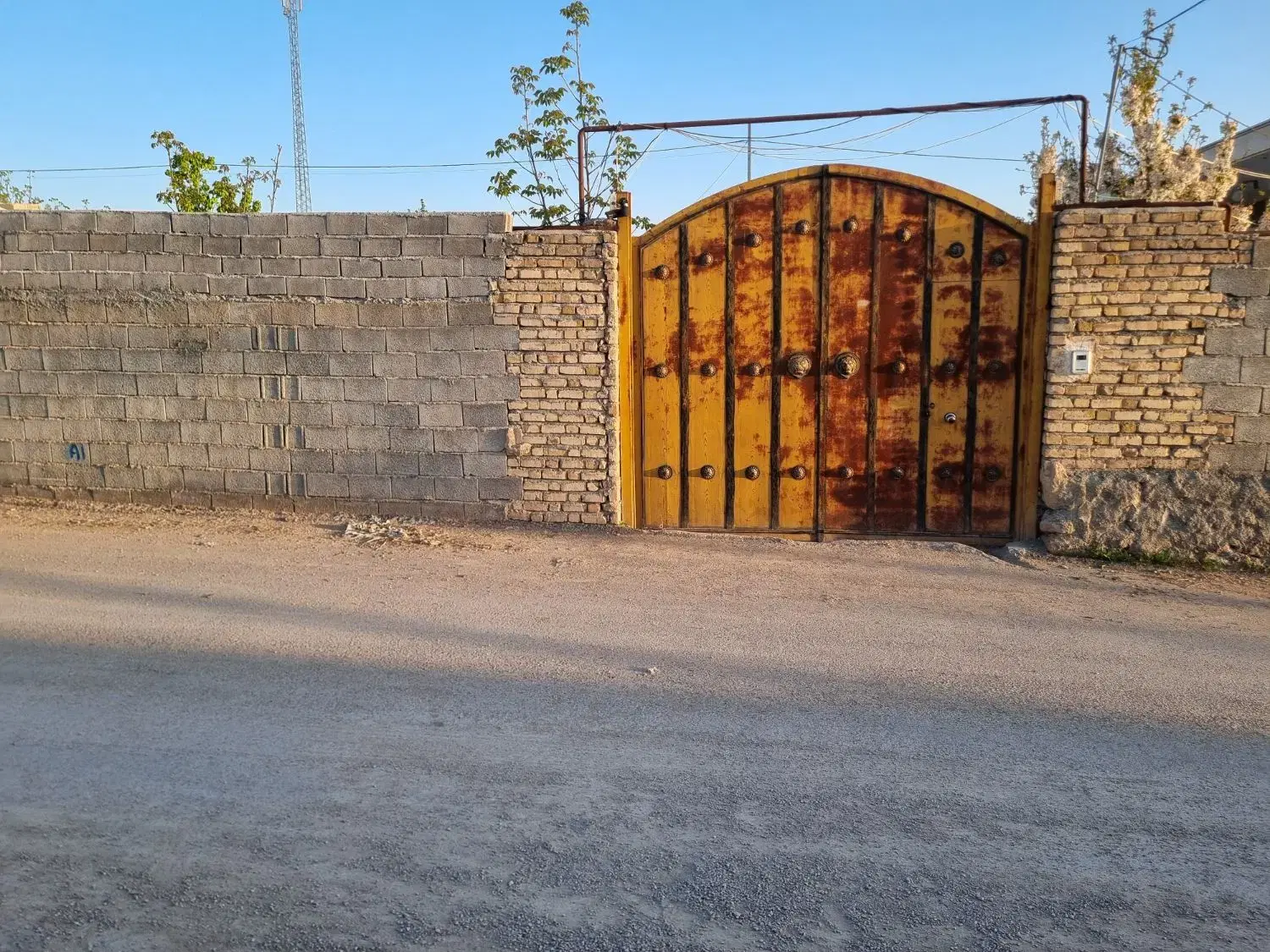 حیاط ویلایی ۱۰۰۰متر روستای حمزانلو