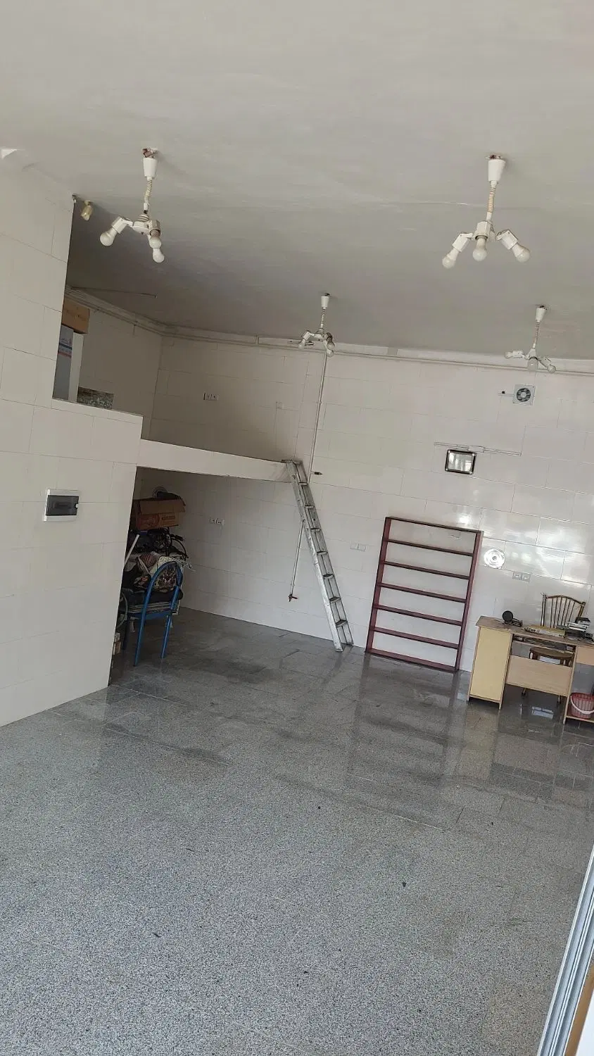 مغازه ۵۵ متر بر خیابان آزادی