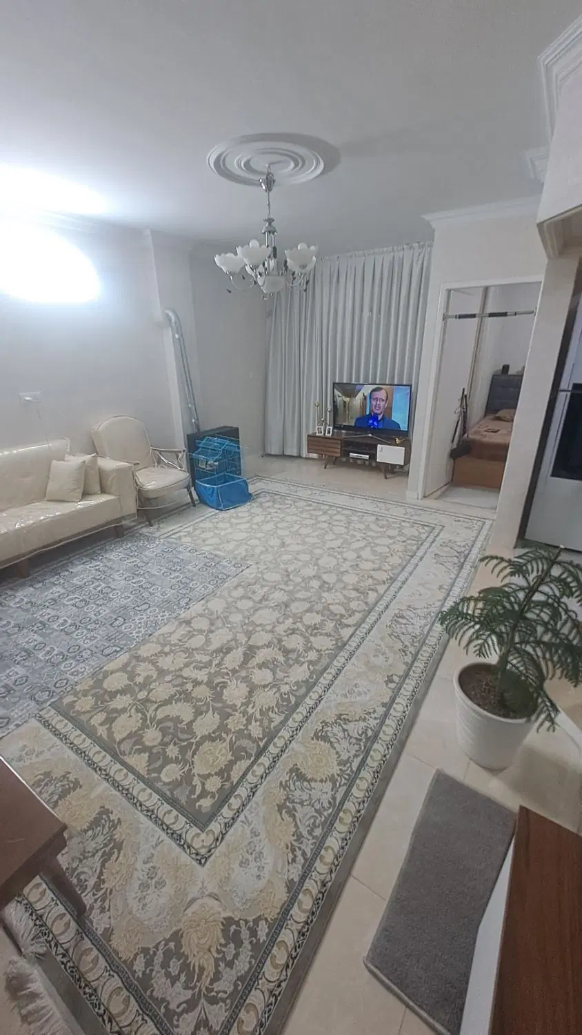 آپارتمان 63 متری طبقه اول در خ اصلی کرج مارلیک