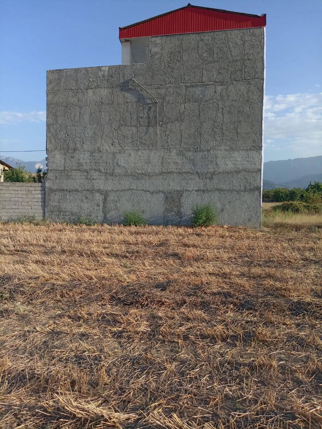 زمین مسکونی