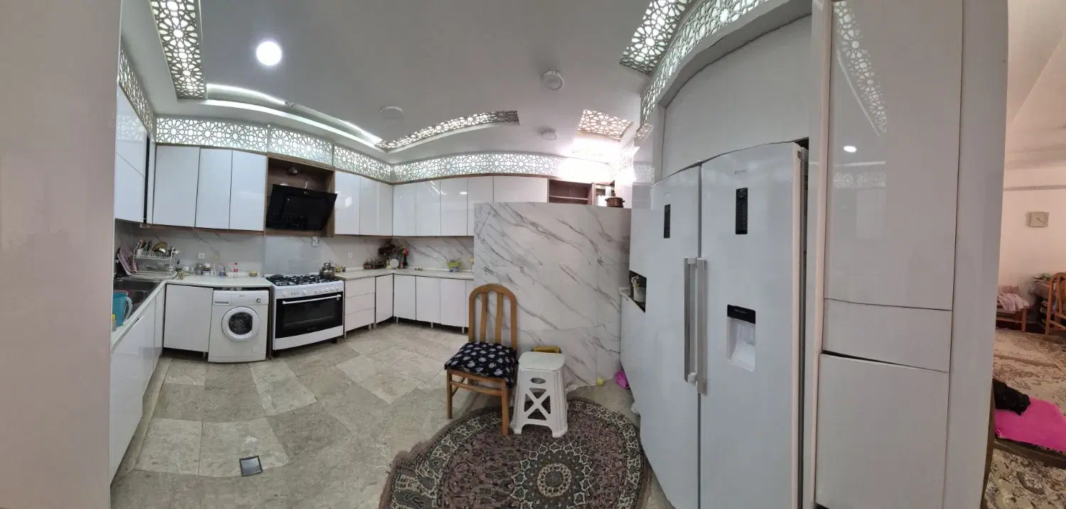 خانه ویلایی کامل بازسازی شده ۲۰۰ متر