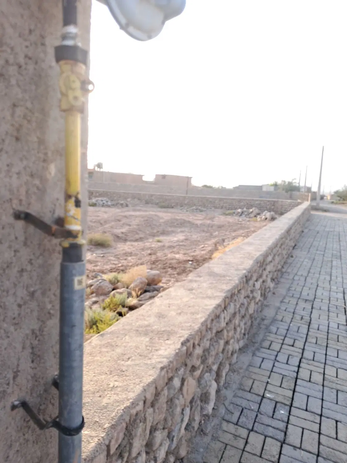 زمین به مساحت۲۵۰۰متربانیم سرویس خانه