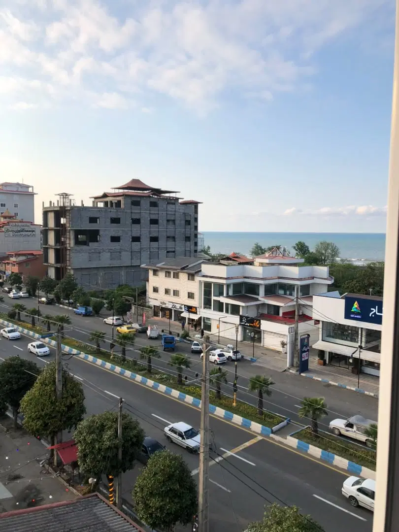 ۱۸۰ منر نمایشگاه دو نبش بلوار معلم گز