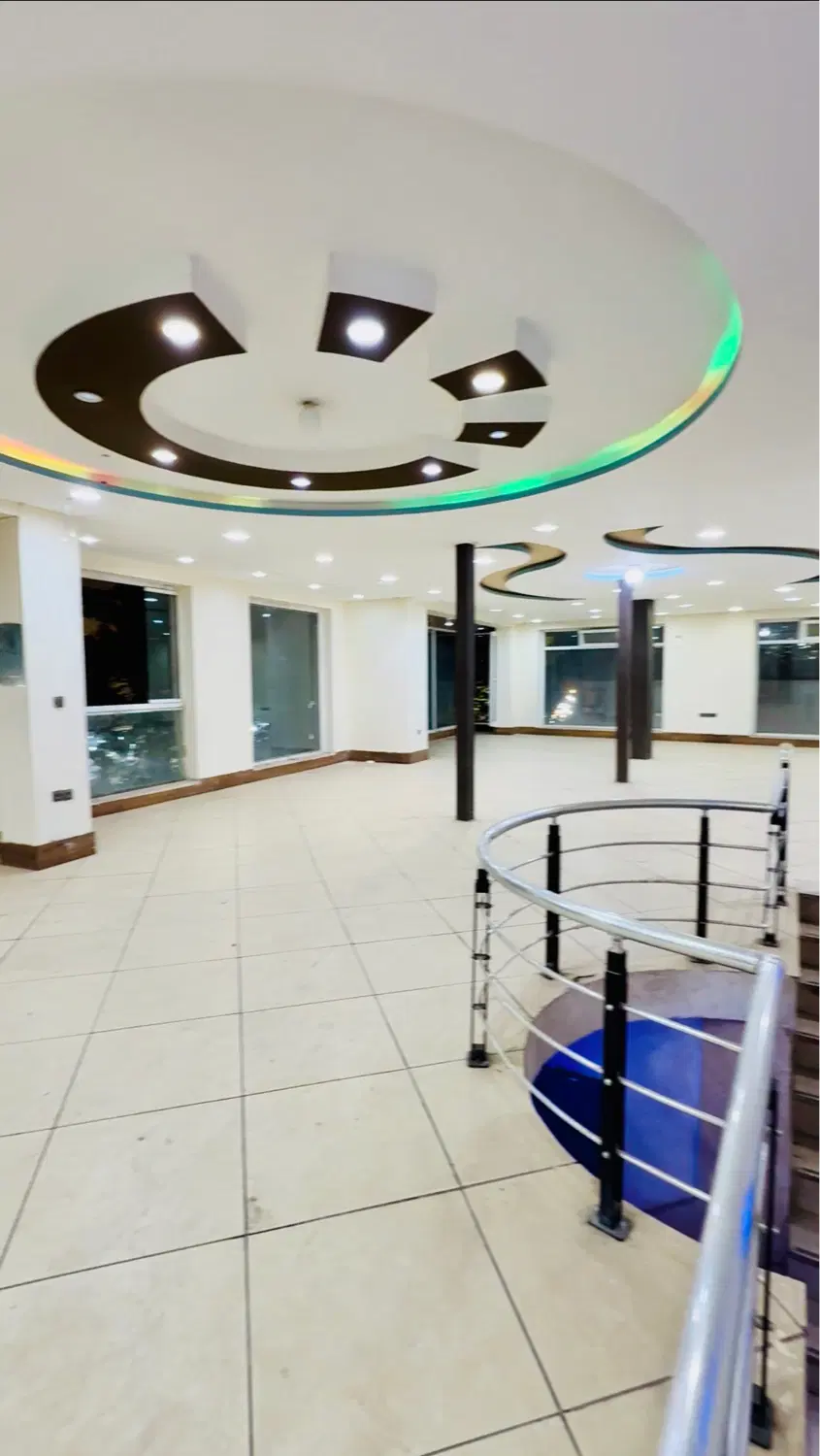 اجاره مغازه تجاری به متراژ  ۲۲۴ متر