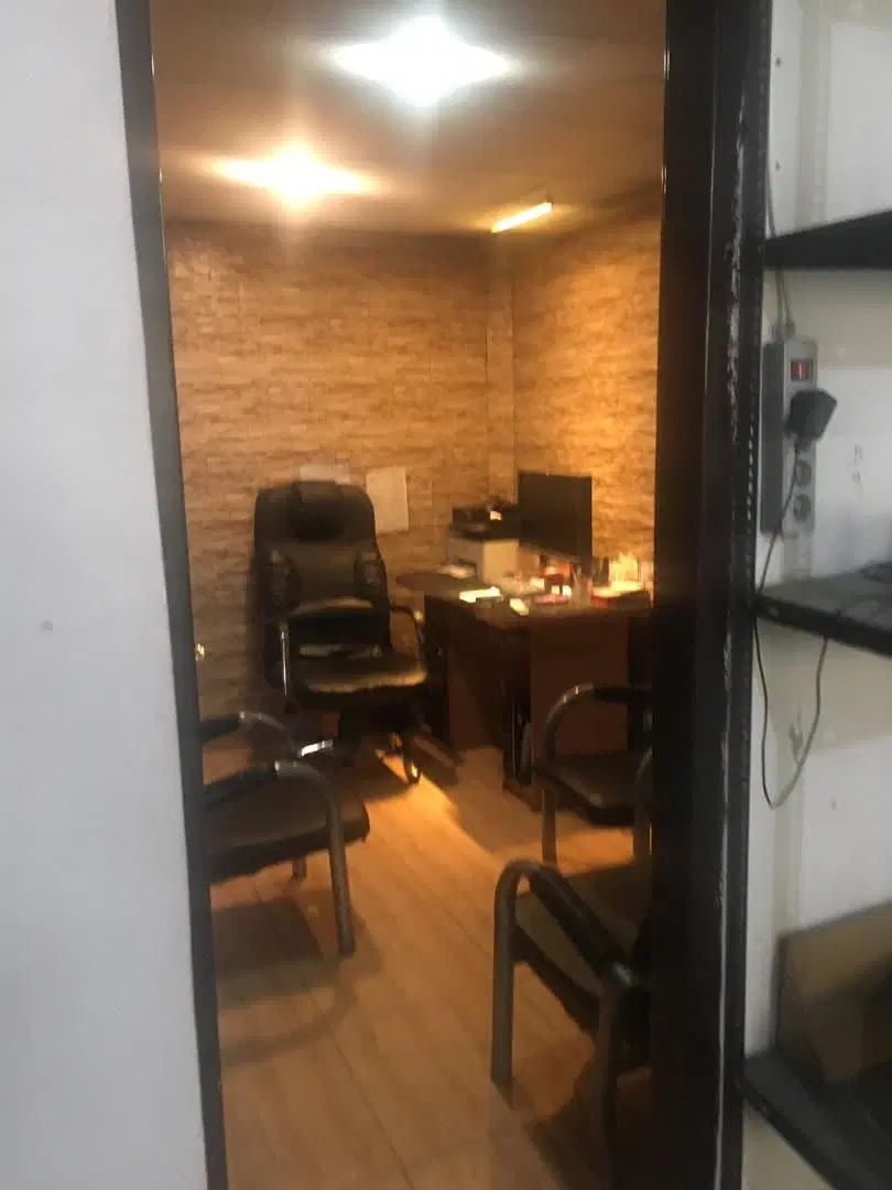 200 متر کلنگی سر نبش سرمایه گذاری