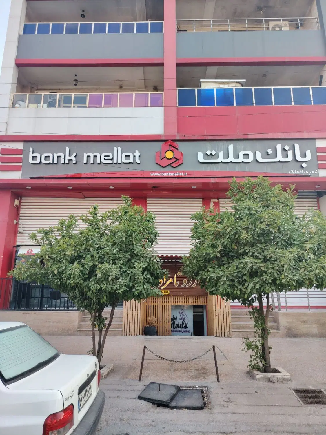 فروش تجاری باغملک ۴۰۰متر _و۳۰۰متر بالکن