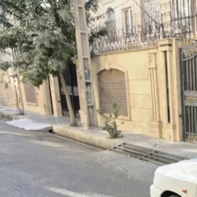 ملک فروشی قدیمی ساز پارک مطهری
