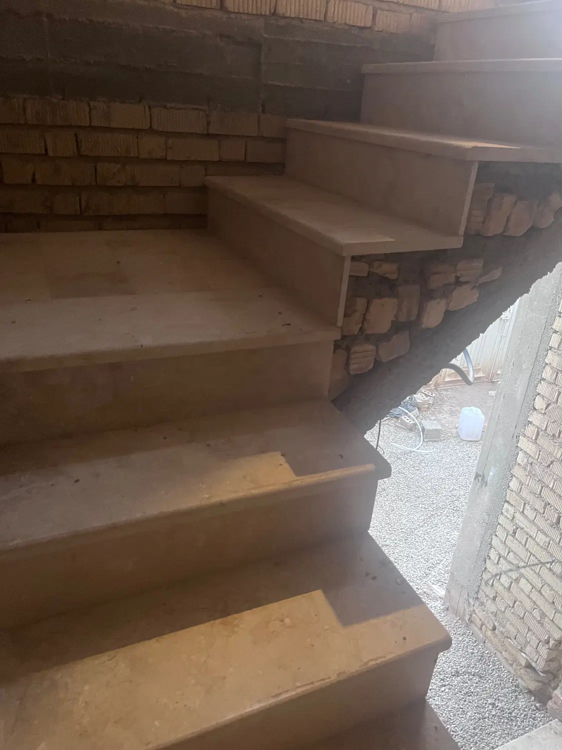 همخونه خانم میخام