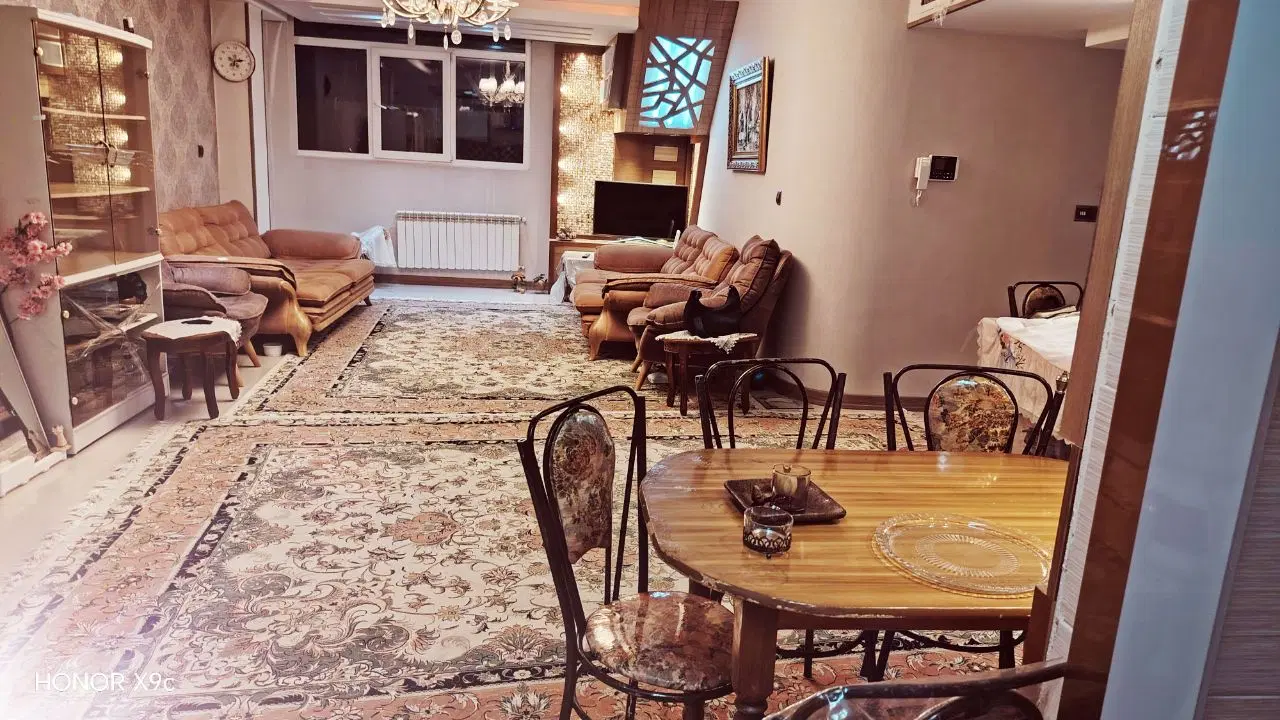 رهن و اجاره چهارباغ بالا  107متر کاملاً مبله