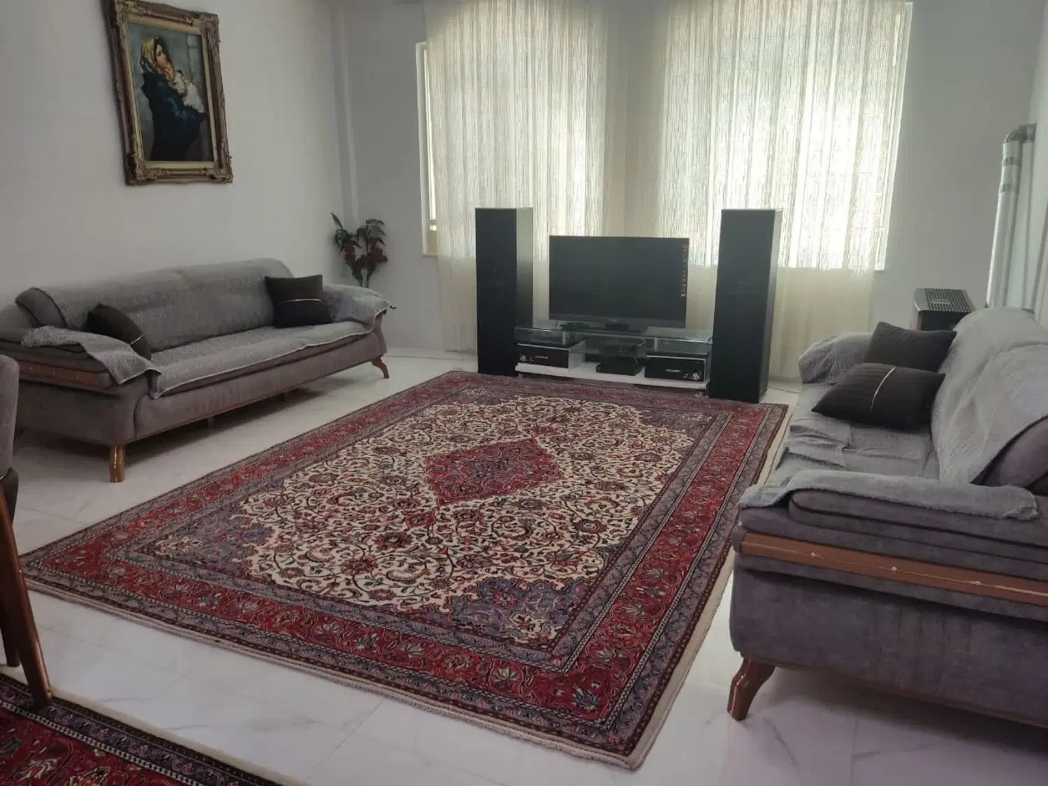 آپارتمان شیک و تمیز
