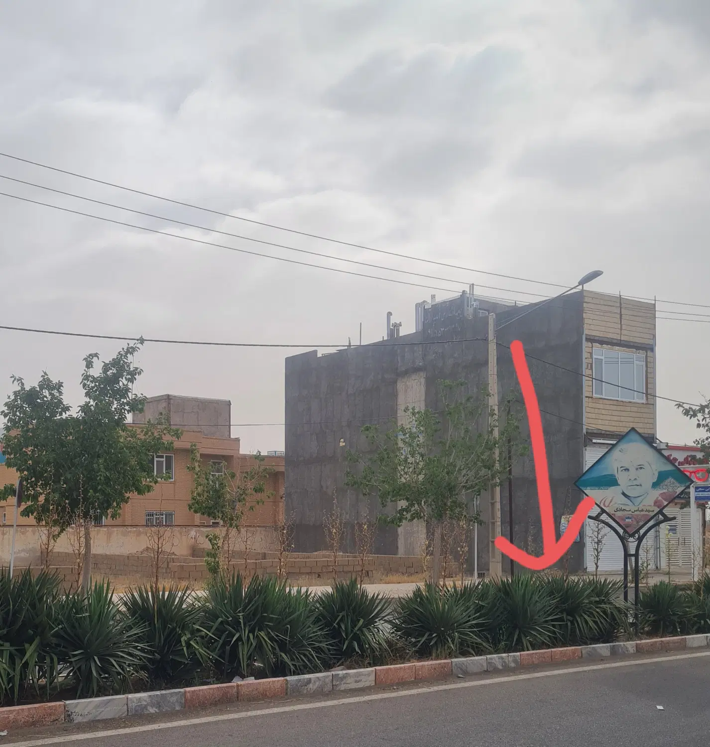 زمین تجاری نبش چهارراه کلاغ اباد