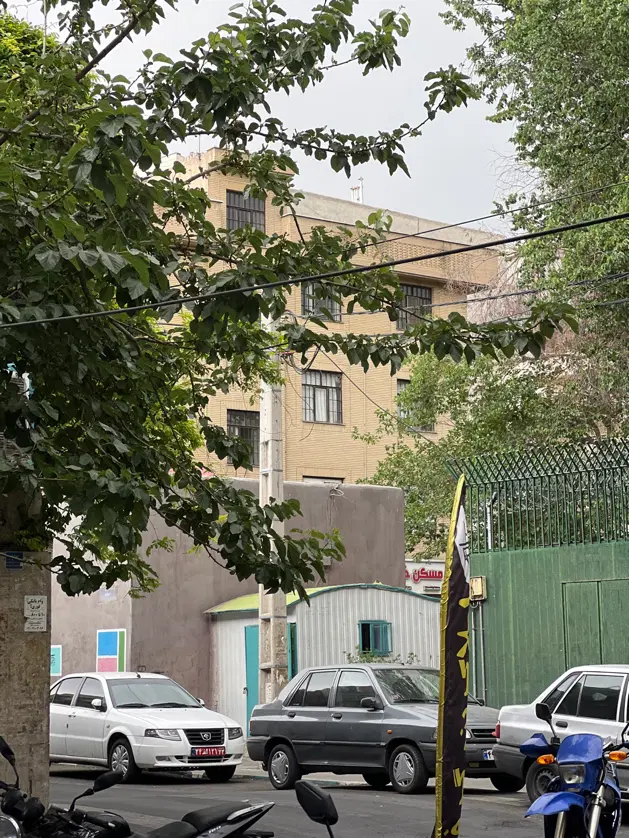 اپارتمان ۴۵متر پارکینگ دار