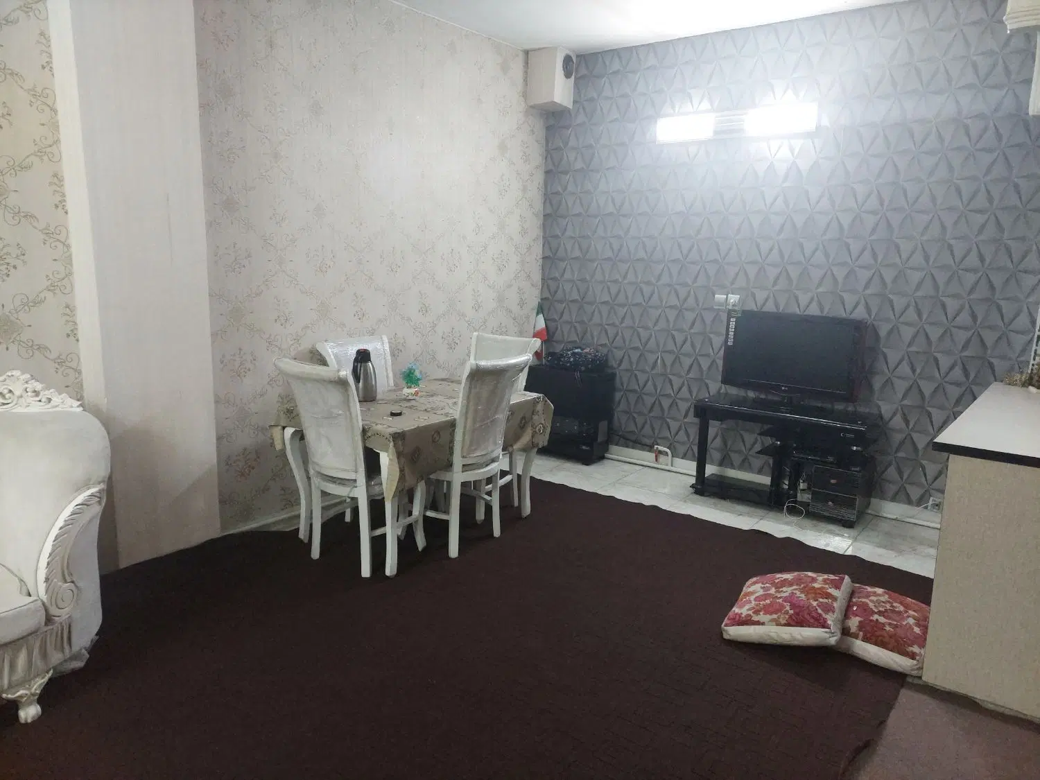 اجاره آپارتمان ۷۵ متری طبقه دوم کوچه خواستار