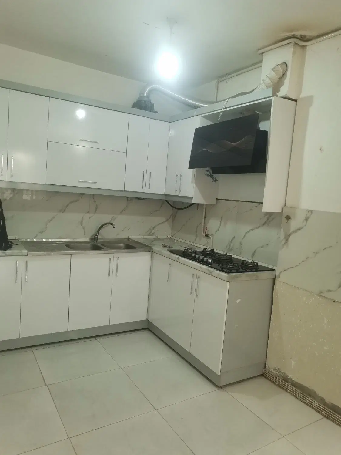 خونه طبقه همکف راه جدا پارکینگ دار 78 متری