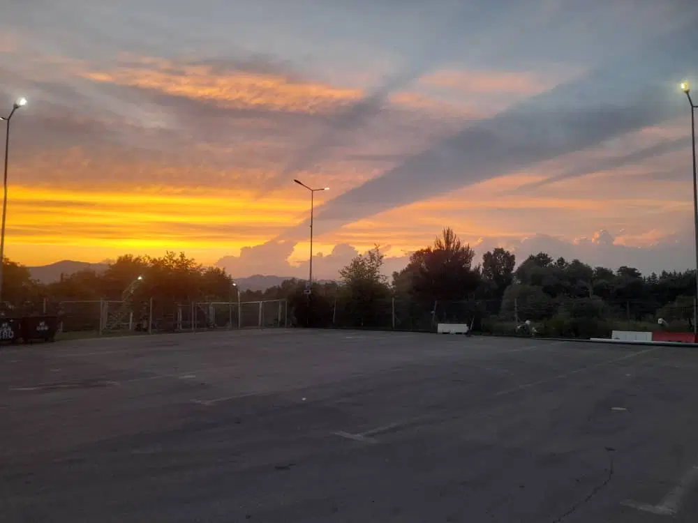 زمین مسکونی