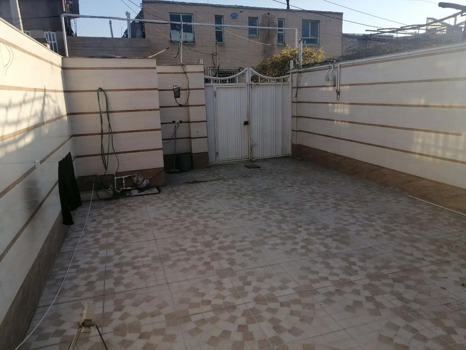 همکف ویلای  فروشی کرمان