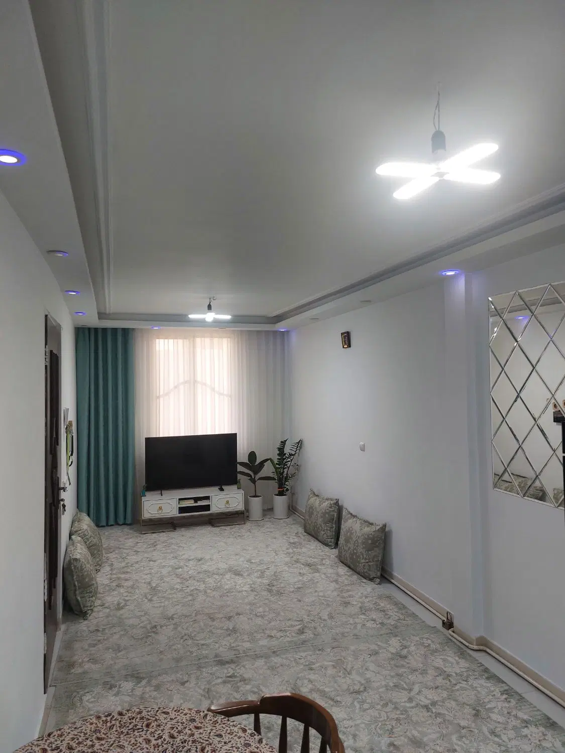آپارتمان_پارکینگدار_انباری_بالکن
