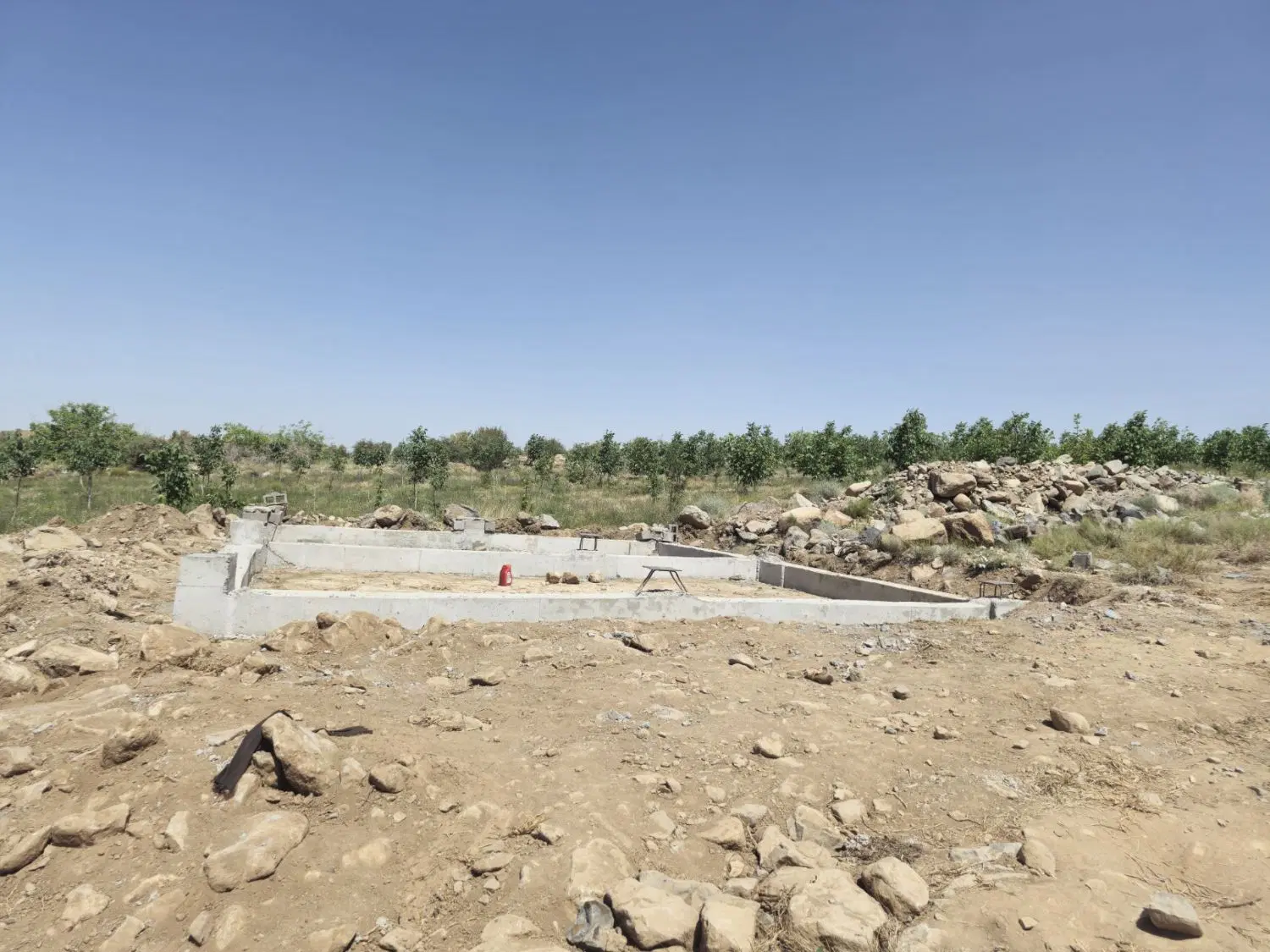 زمین بزنجان