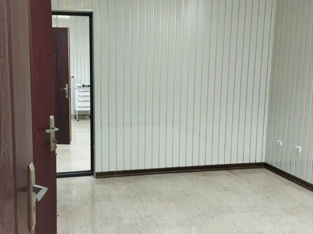 زیر همکف سند تجاری_ ۱۶۹متر _ آزادی