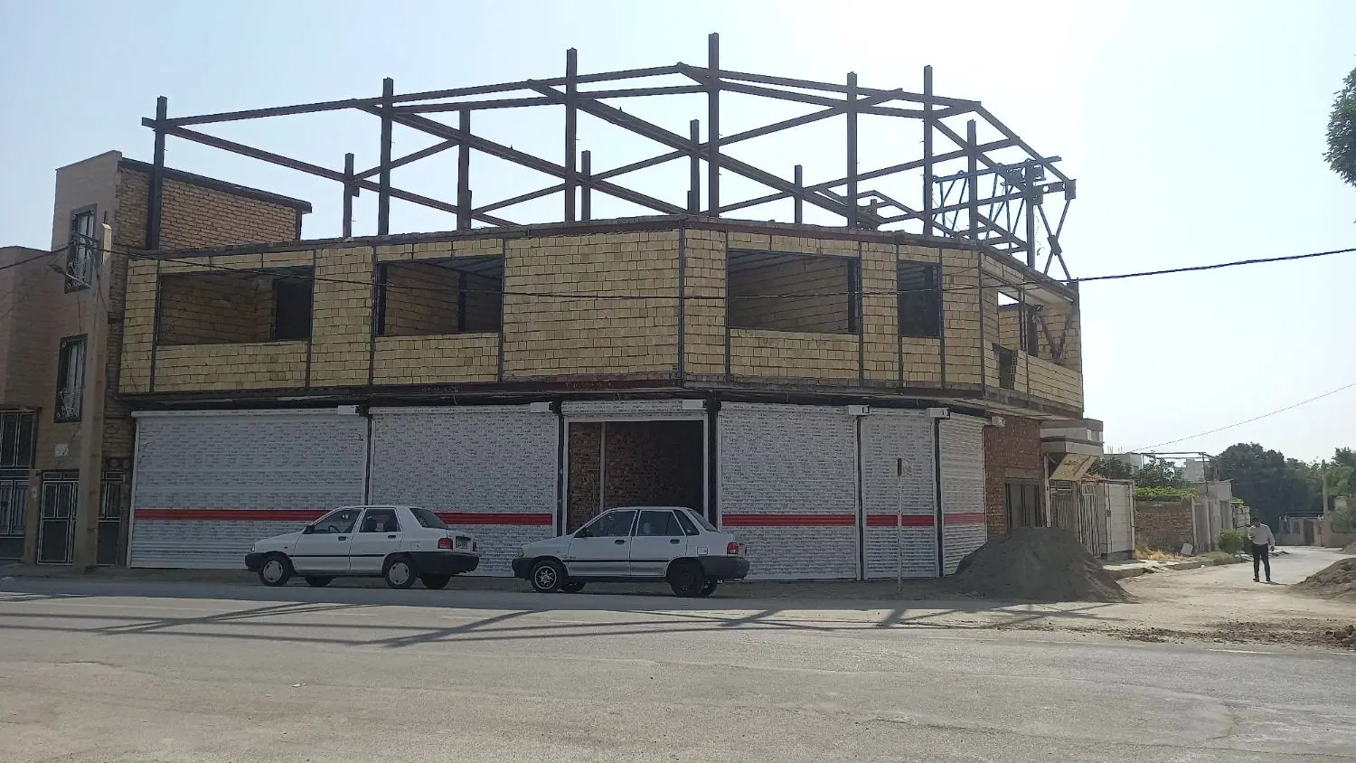 سه باب مغازه تجاری