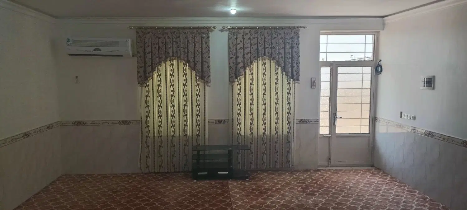 خانه اجاره طبقه بالا فاز ۴ خ شورای شهر