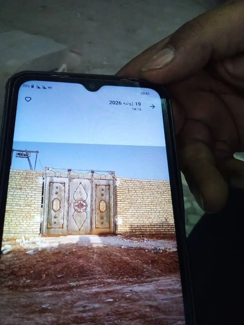 خانه نیم کاره تیرچه در وپنجره هم گرفته شده