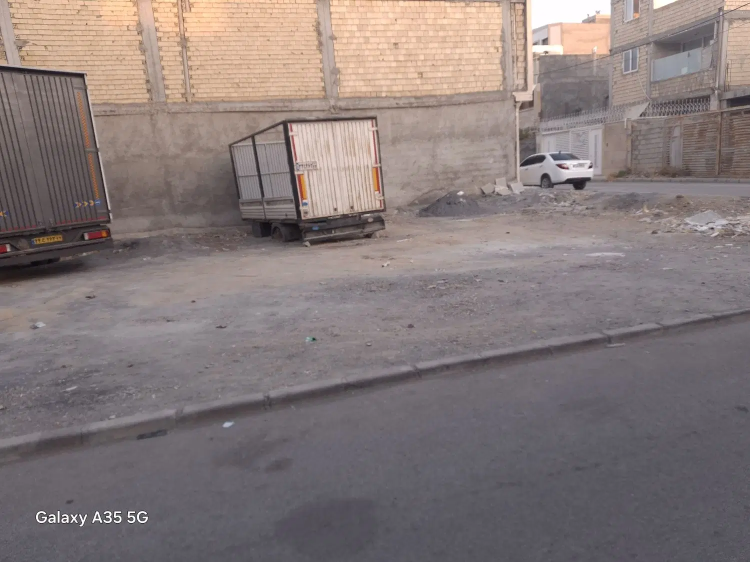 زمین 238متردونبش فاز7 یزدانشهرباپروانه