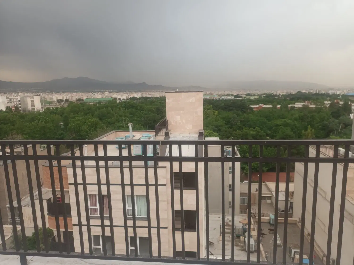 ۱۳۵ متر ۳ خواب (تهران نو )فول لاکچری