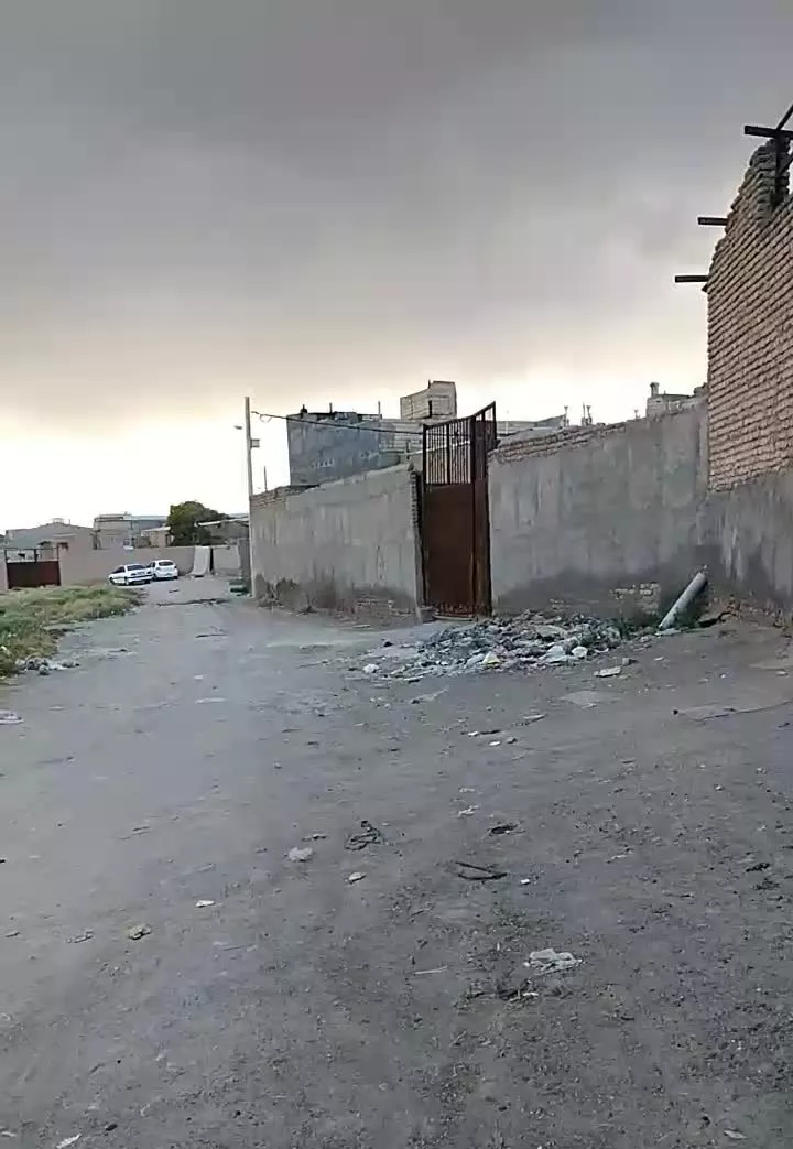 انبار زمین چهار دیواری