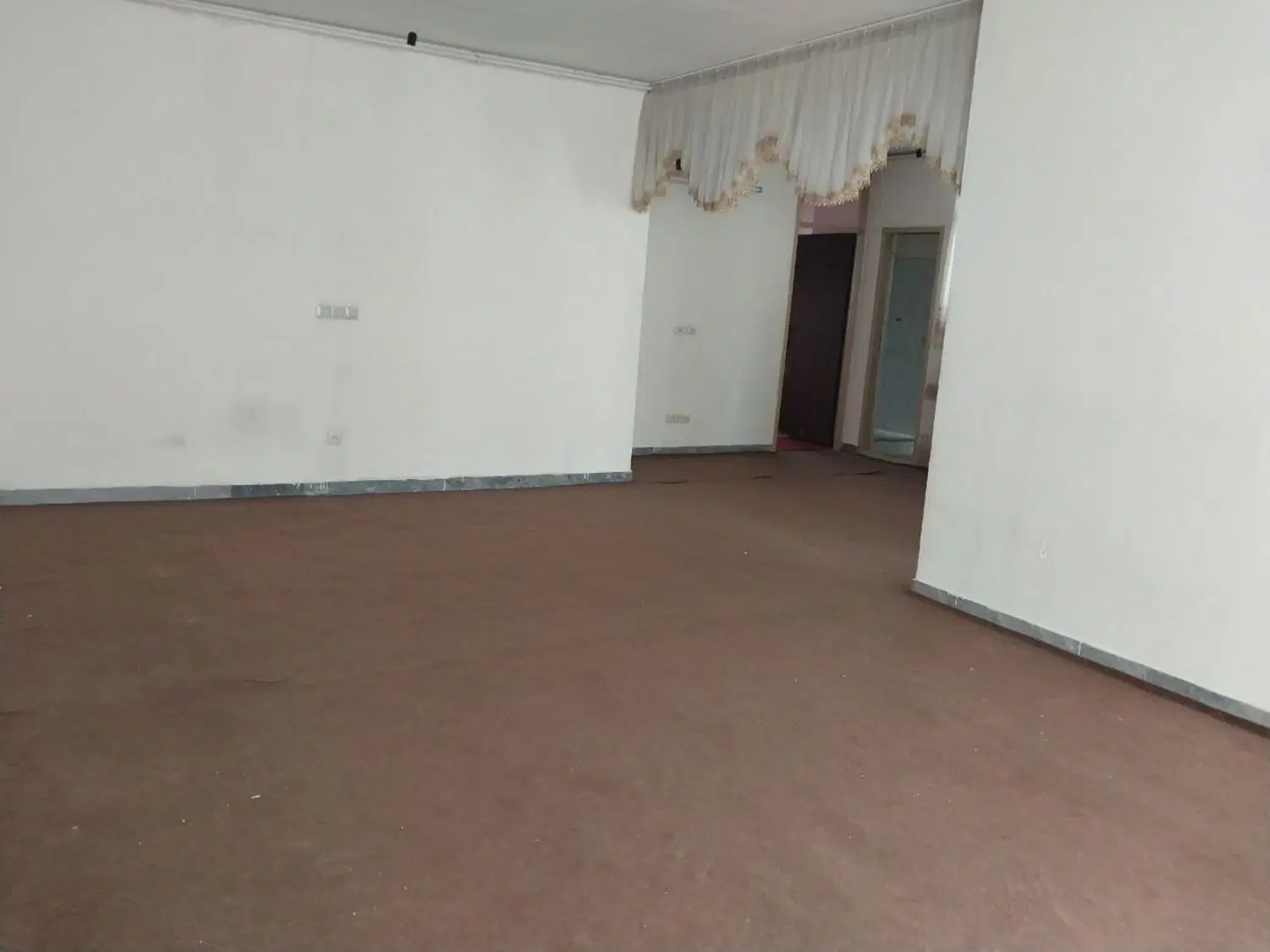 اجاره واحد مسکونی دو خوابه نورگیر بزرگ