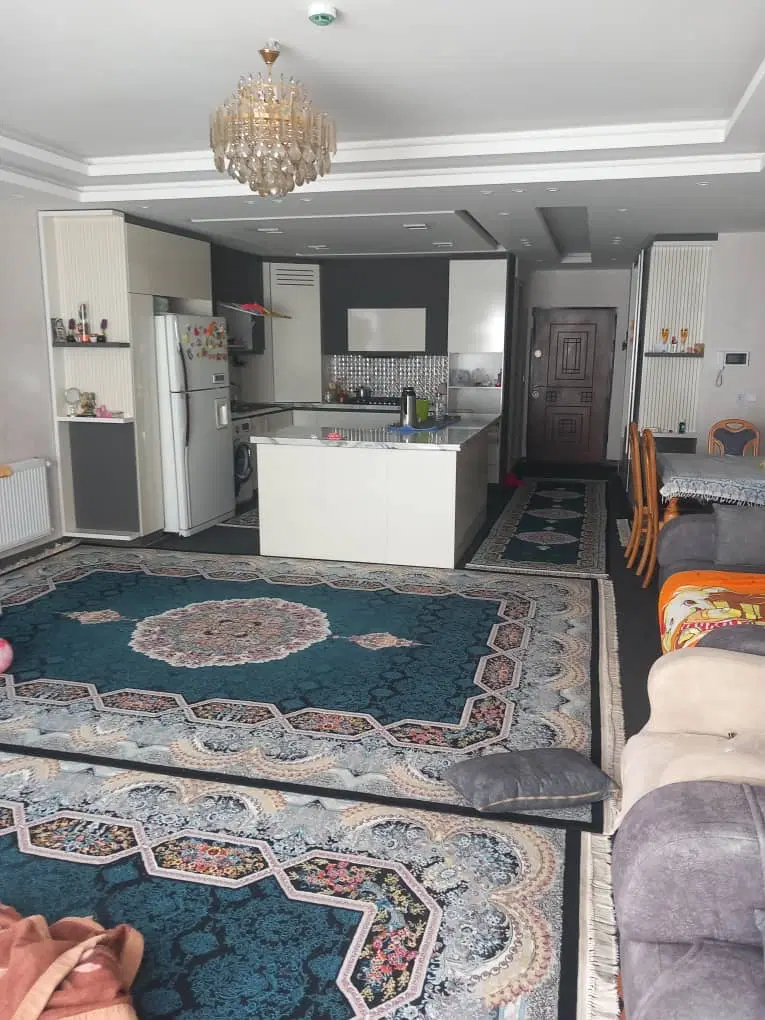 آپارتمان دو خواب غرق در نور لوکس