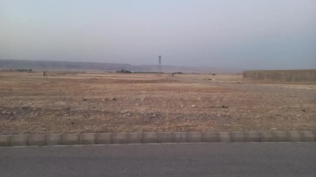 زمین ۲۰۰ متری