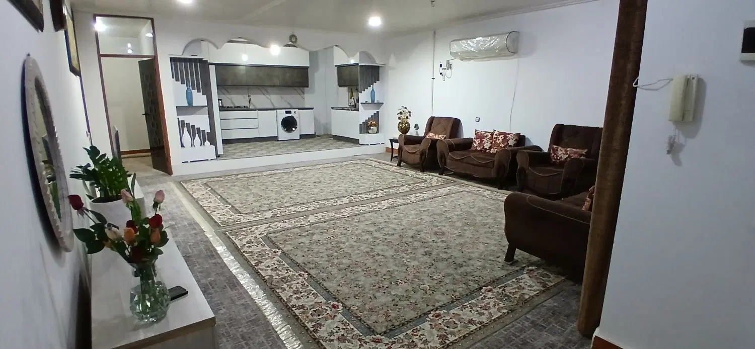 طبقه بالا کوی لور
