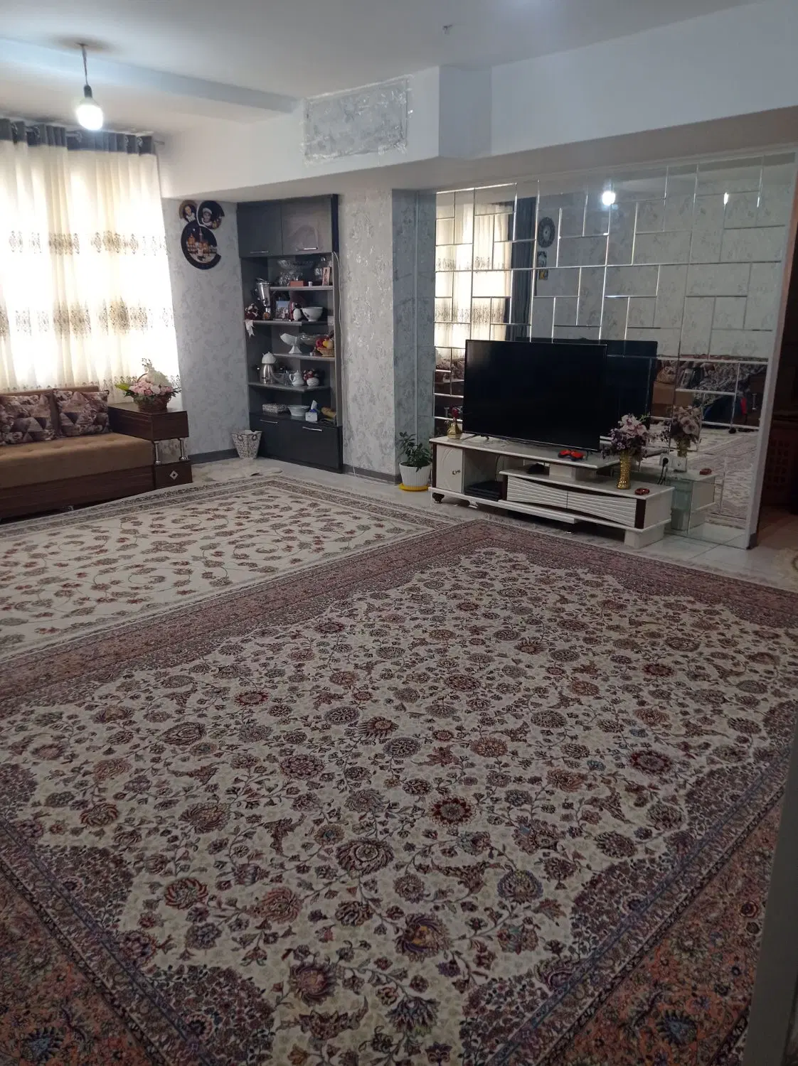 آپارتمان صدرا  فاز دو میدان فدک