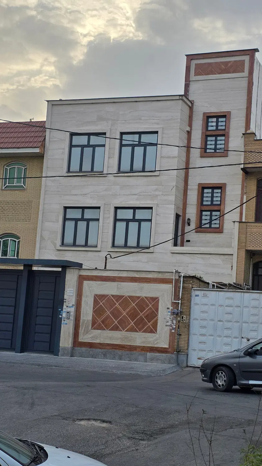دو طبقه ویلایی شیک